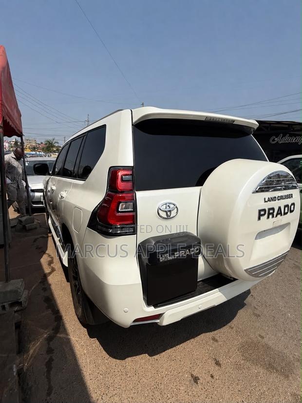 Toyota Land Cruiser Prado 2.7 2021 White