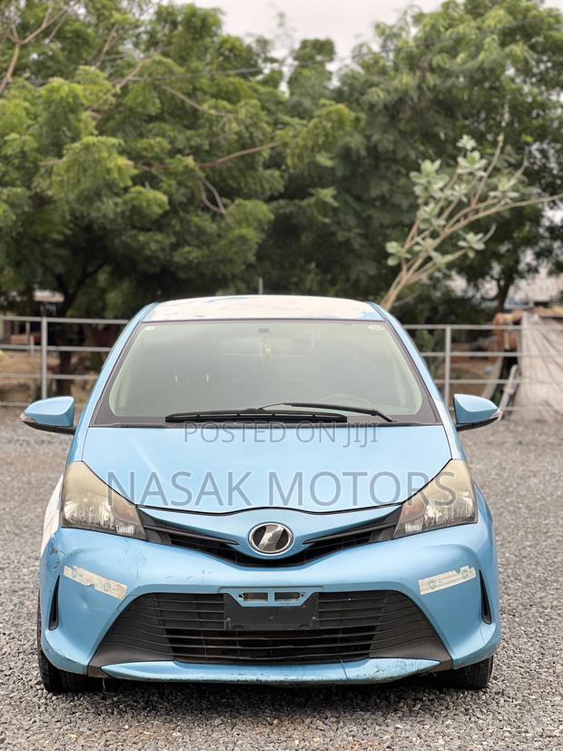 Toyota Vitz 1.3 AWD 5dr 2014 Blue