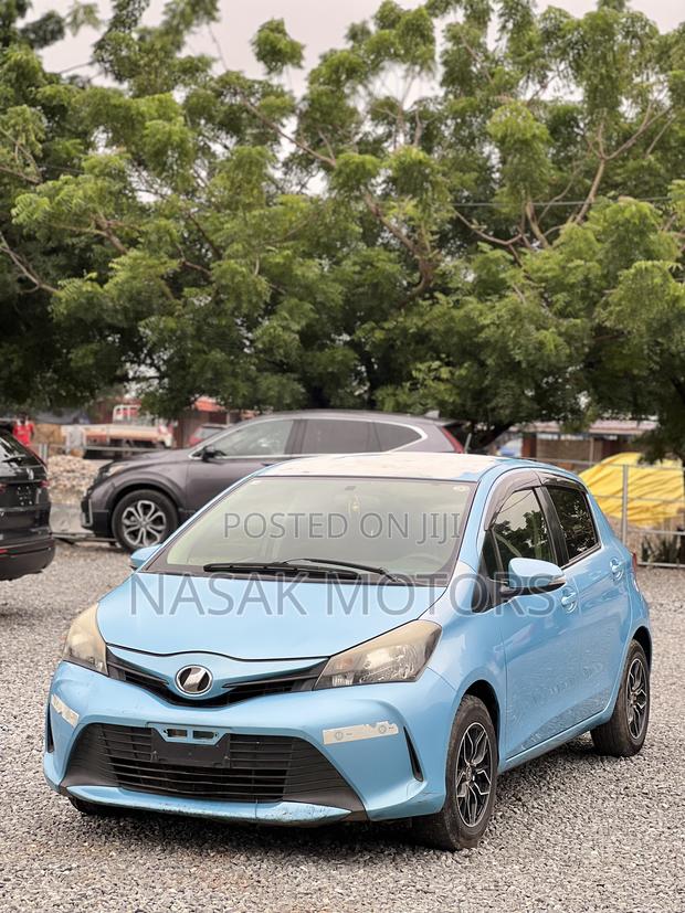 Toyota Vitz 1.3 AWD 5dr 2014 Blue