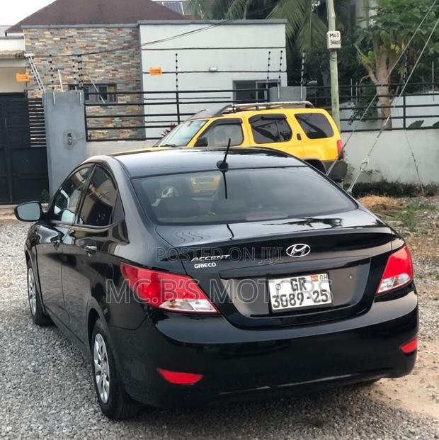 Hyundai Accent 2012 Black