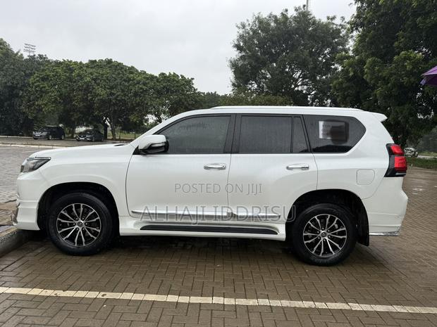 Toyota Land Cruiser Prado 2.7 2017 White