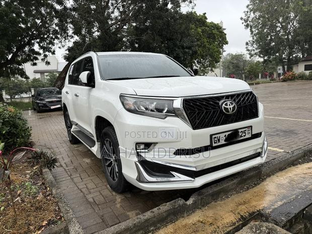 Toyota Land Cruiser Prado 2.7 2017 White