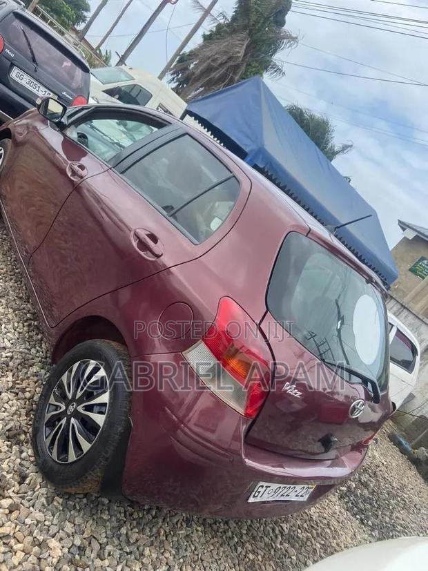 Toyota Vitz 2010 Brown