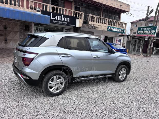 Hyundai Creta 2023 Silver
