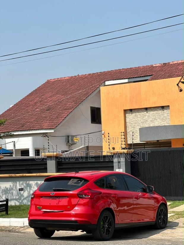 Ford Focus 2017 Red