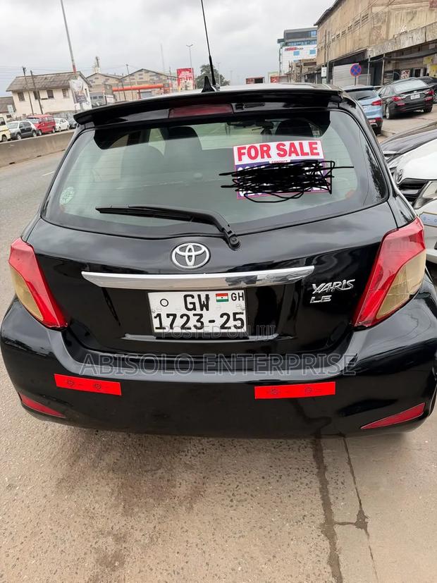 Toyota Yaris 2015 Black