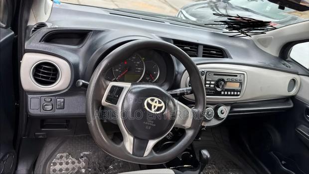 Toyota Yaris 2015 Black