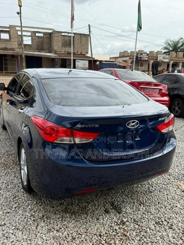 Hyundai Avante 2013 Blue