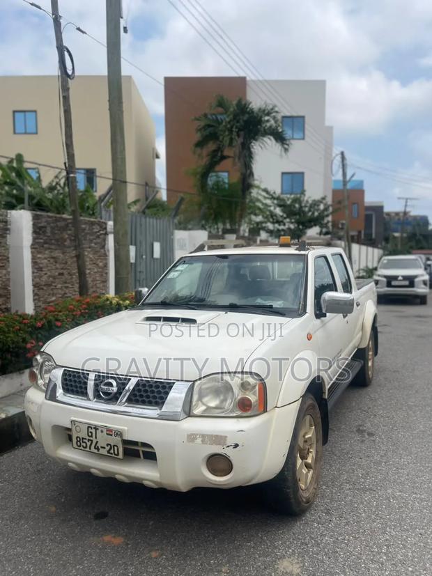 Nissan Hardbody 2017 White