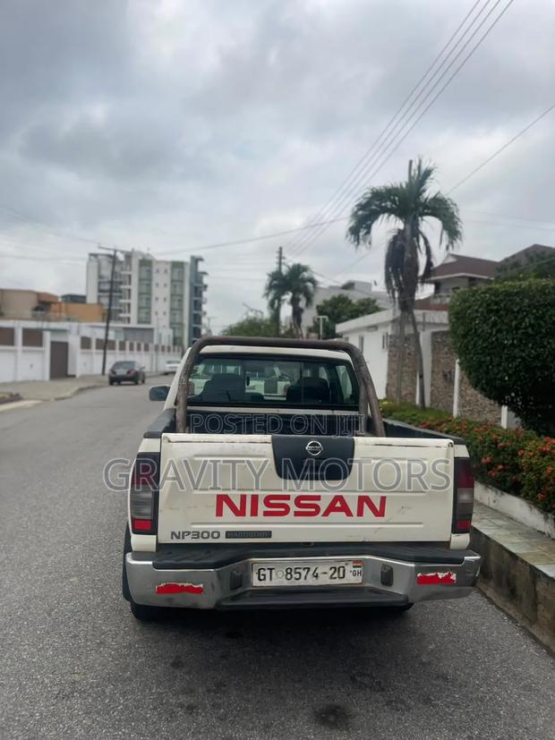 Nissan Hardbody 2017 White