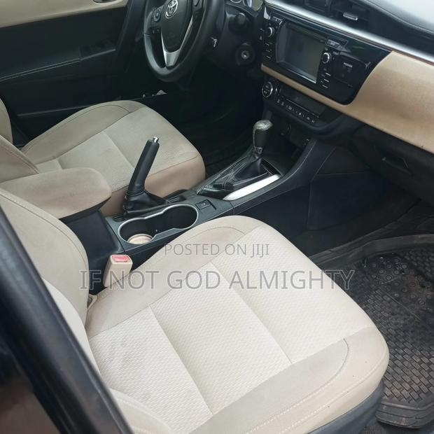Toyota Corolla 2016 Black