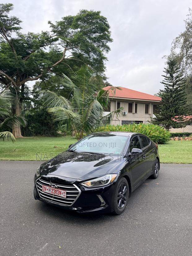 Hyundai Elantra Limited Sedan FWD (2.0L 4cyl 6A) 2017 Black