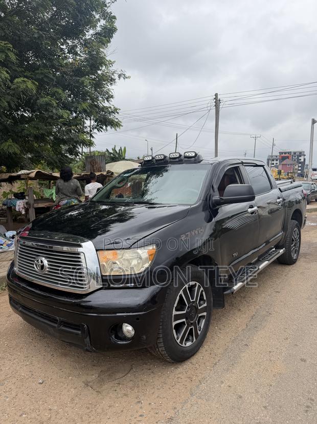 Toyota Tundra Double Cab 4x4 Limited 2011 Black