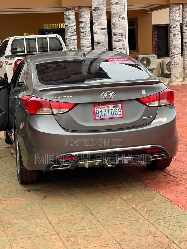 Hyundai Elantra GLS Sedan FWD (1.8L 4cyl 6A) 2013 Gray