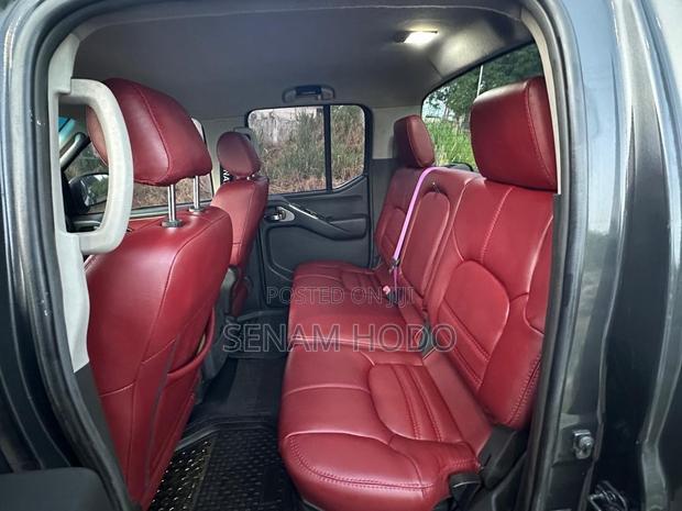 Nissan Navara 2015 Gray