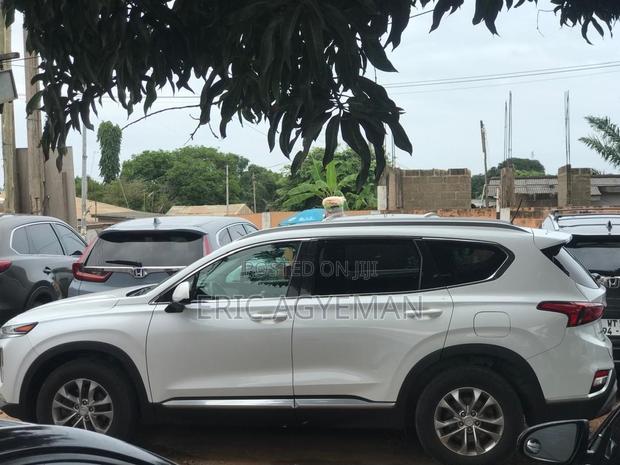 Hyundai Santa Fe 2019 White