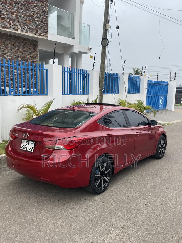 Hyundai Elantra Limited Sedan FWD (1.8L 4cyl 6A) 2013 Red