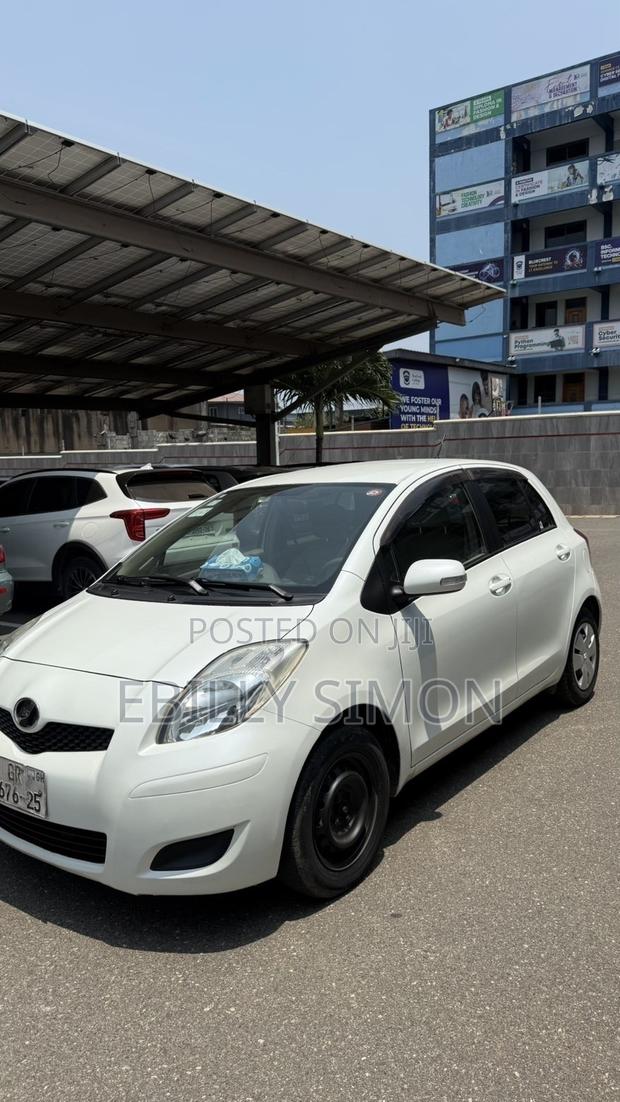 Toyota Vitz 1.0 FWD 5dr 2010 White