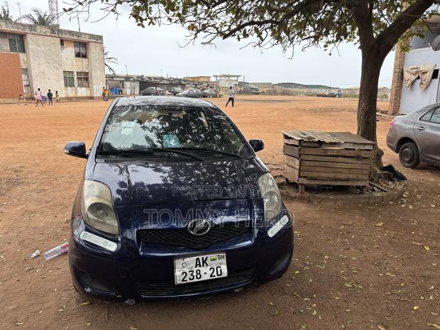 Toyota Vitz 2010 Blue