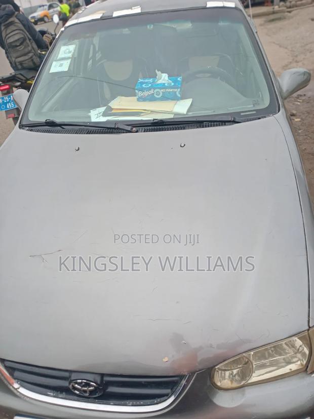 Toyota Corolla 2004 Gray