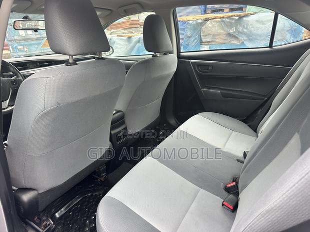 Toyota Corolla LE 4dr Sedan (1.8L 4cyl CVT) 2015 Black
