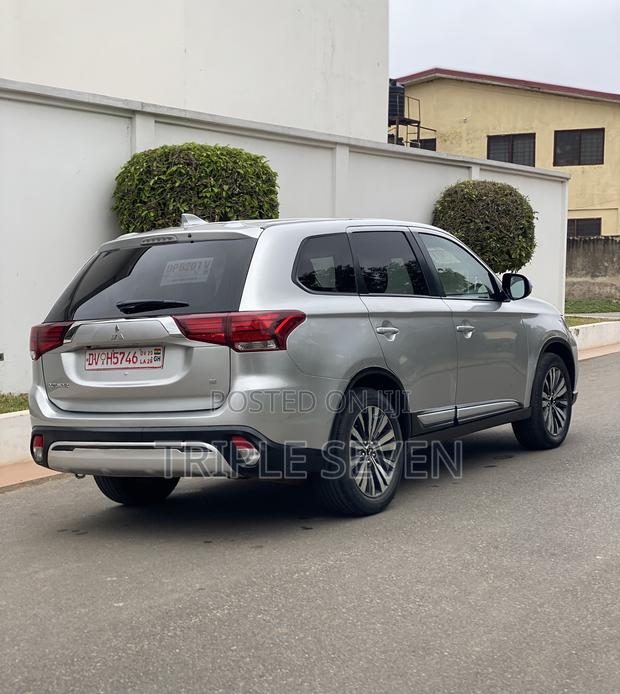 Mitsubishi Outlander 2020 Silver