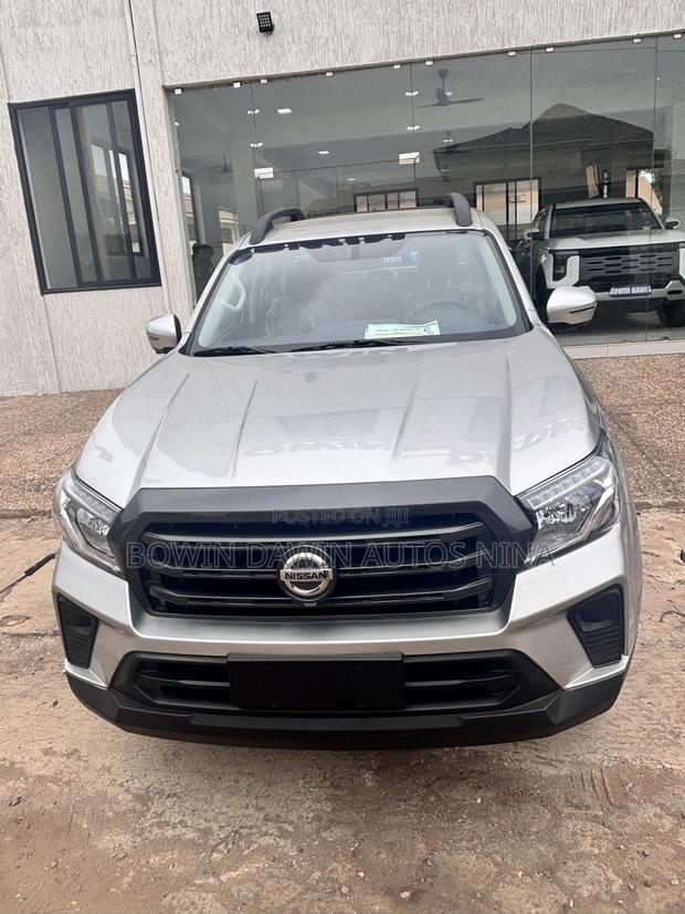 New Nissan Pick-Up 2025 Gray