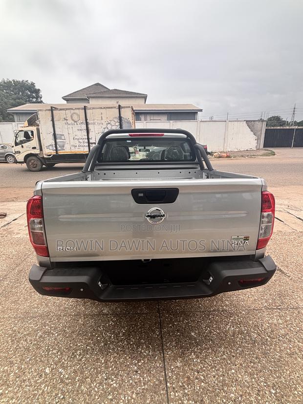 New Nissan Pick-Up 2025 Gray