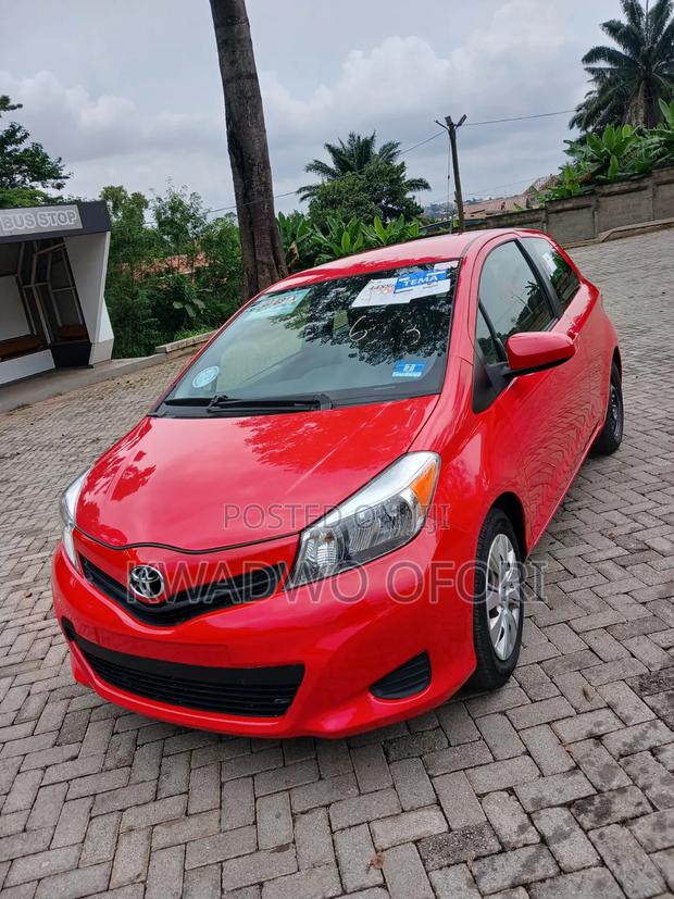 Toyota Yaris LE Hatchback 3dr 2014 Red