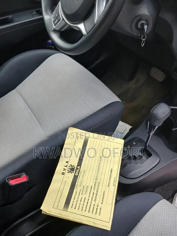 Toyota Yaris LE Hatchback 3dr 2014 Red