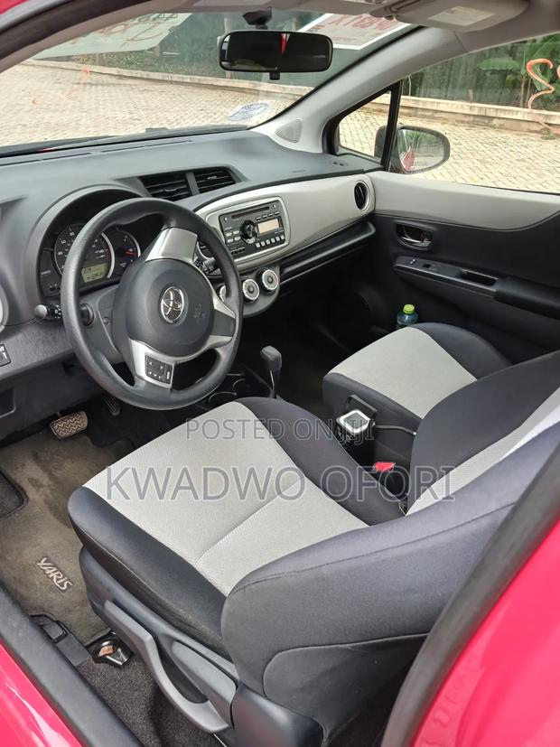 Toyota Yaris LE Hatchback 3dr 2014 Red