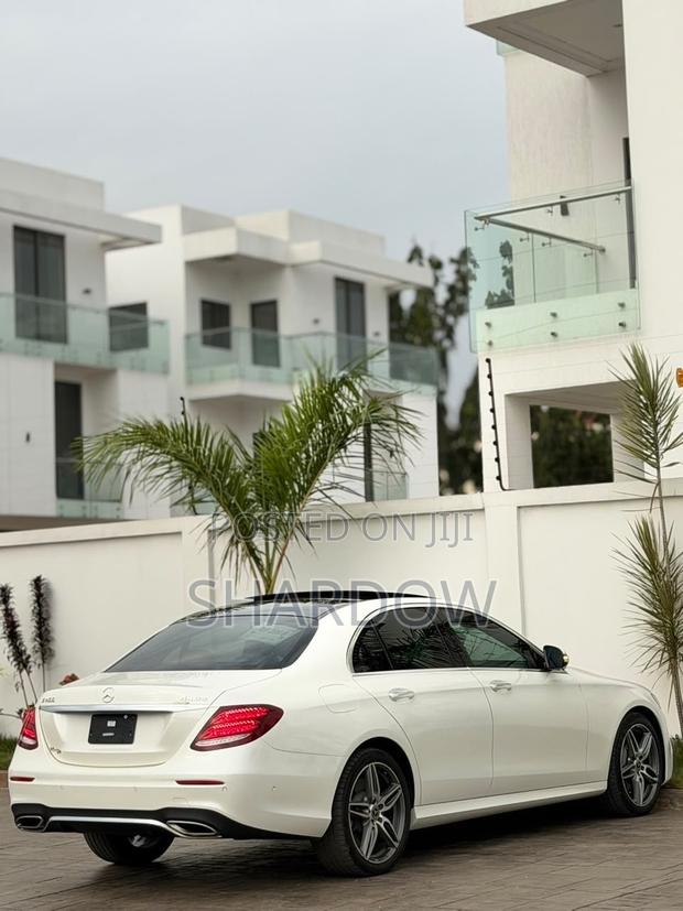 Mercedes-Benz E400 2019 White