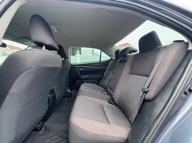 Toyota Corolla LE 4dr Sedan (1.8L 4cyl CVT) 2017 Gray