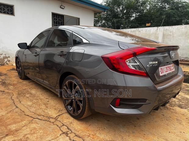 Honda Civic 2021 Gray