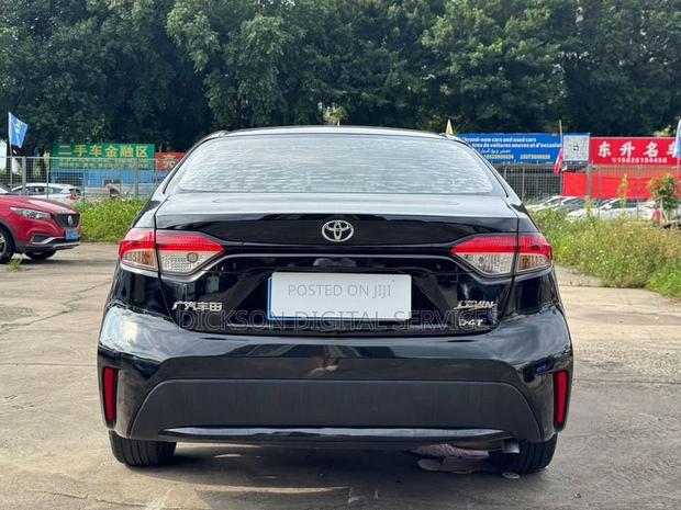 Toyota Corolla SE (1.8L 4cyl 6M) 2019 Black