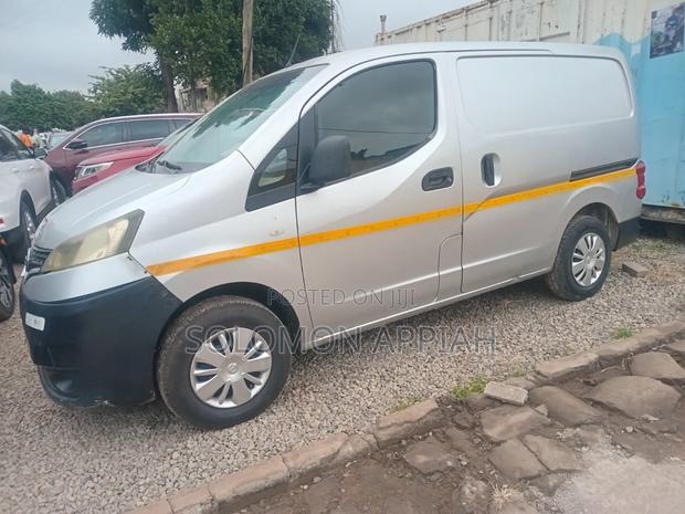 Nissan Caravan 2016 Silver