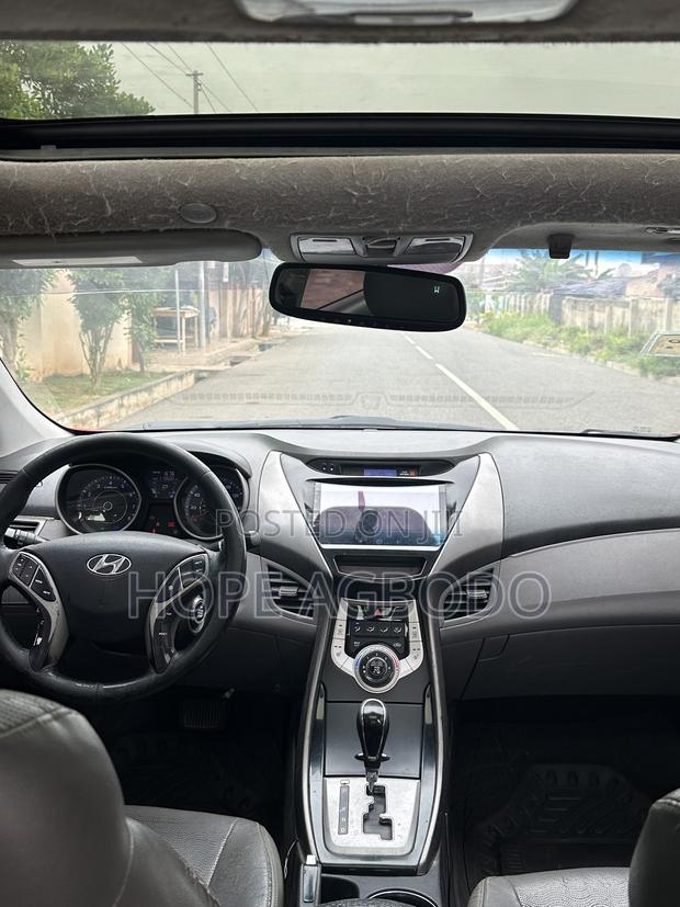 Hyundai Elantra Limited Sedan FWD (1.8L 4cyl 6A) 2013 Red