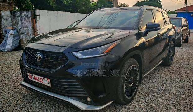 Toyota Highlander 2022 Blue