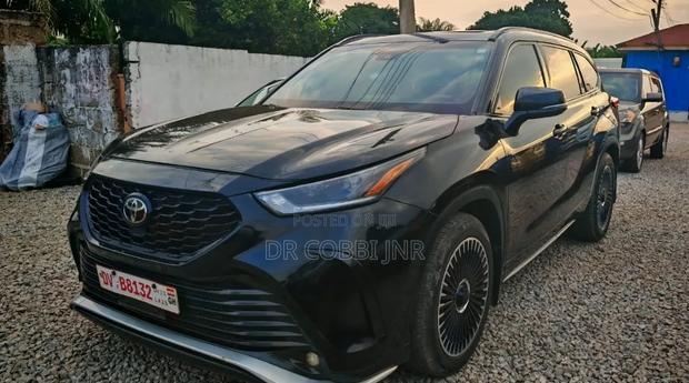 Toyota Highlander 2022 Blue