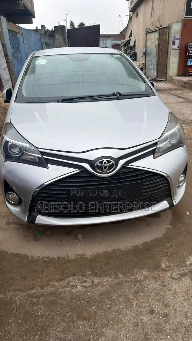 Toyota Yaris 2015 Silver