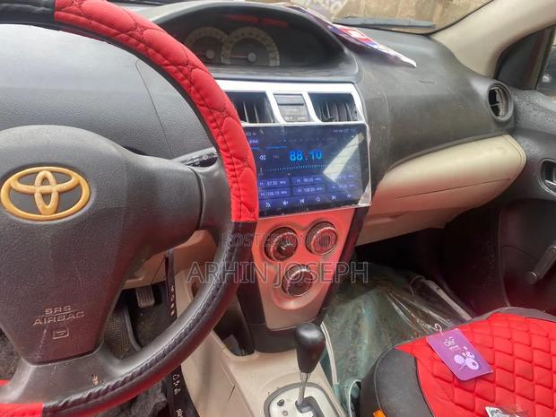 Toyota Yaris 2010 Black