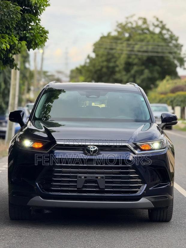 Toyota Grand Highlander XLE AWD 2024 Blue