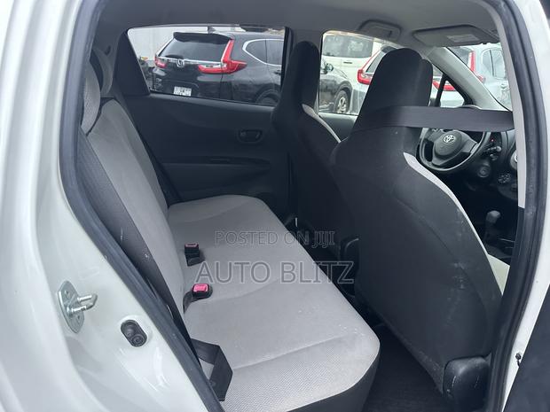 Toyota Vitz 2012 White