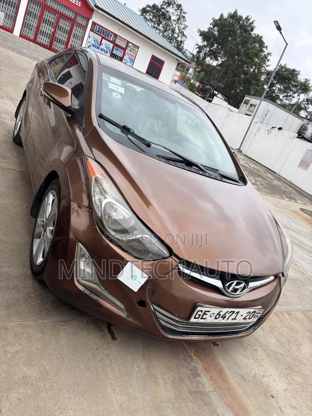Hyundai Elantra Limited Sedan FWD (1.8L 4cyl 6A) 2013 Brown
