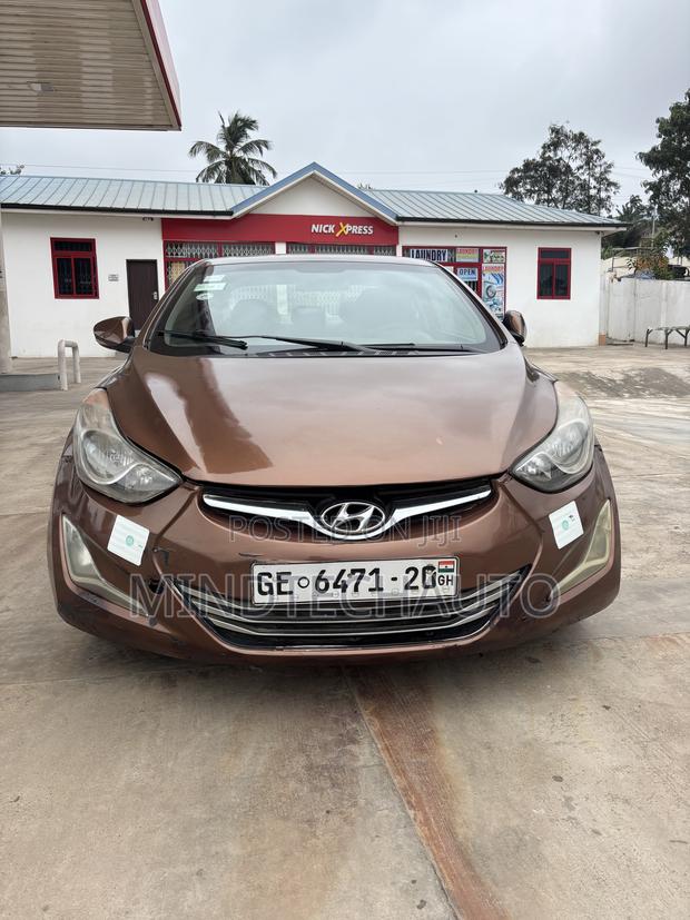 Hyundai Elantra Limited Sedan FWD (1.8L 4cyl 6A) 2013 Brown