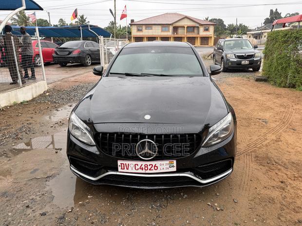 Mercedes-Benz C300 2016 Black