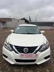 Nissan Altima 2.5 SV 2018 White for sale