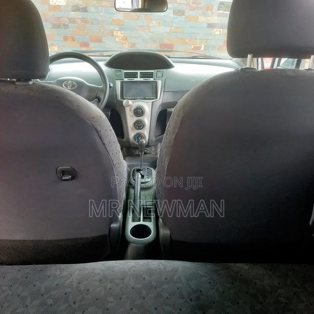Toyota Vitz 1.3 AWD 5dr 2010 Silver
