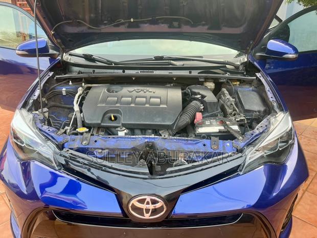 Toyota Corolla SE Special Edition 4dr Sedan (1.8L 4cyl CVT) 2017 Blue