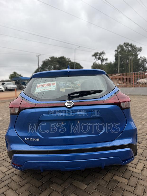 Nissan Kicks 2021 Blue